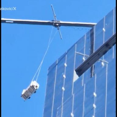 VIDEO: Window washers left dangling 700 feet above NYC, prompting dramatic rescue