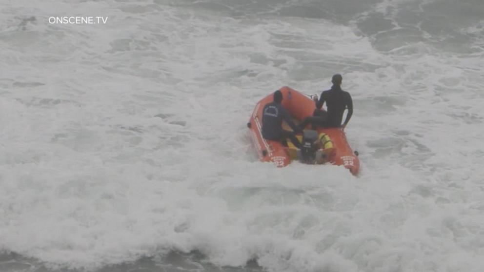 Frantic search after boat capsizes near San Diego, killing at least 3 | GMA
