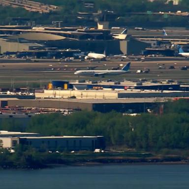 VIDEO: 2 jets clip wings at San Francisco Airport as Newark Airport cancels flights