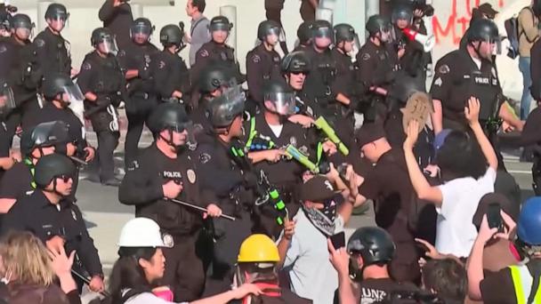 Showdown in Los Angeles over immigration protests