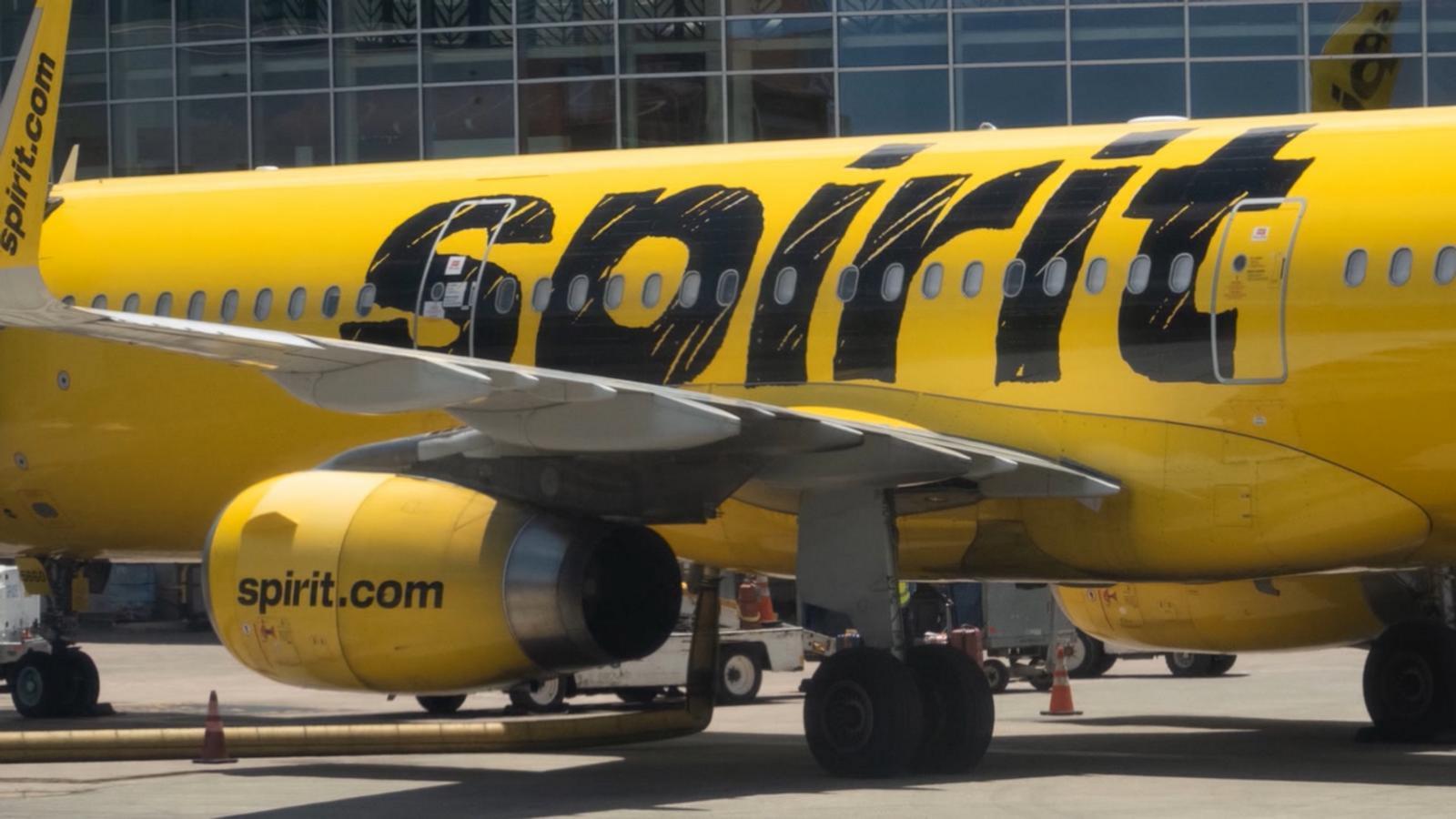 WATCH:  Passengers scramble after Spirit Airlines shutters