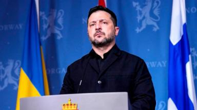 VIDEO: Russia continues relentless attacks on Ukraine as Zelenskyy meets with top US envoys