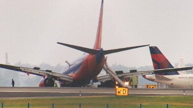 Video New Look at Southwest Flight 345's Rough Landing - ABC News