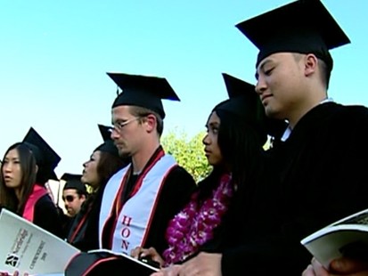 VIDEO: College grads seek work