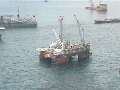 VIDEO: Government scientists say 25,000-40,000 barrels have been spilling per day.