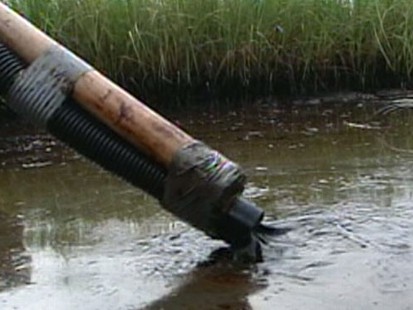 VIDEO: There is a big argument about how much oil is still at large and coming ashore.