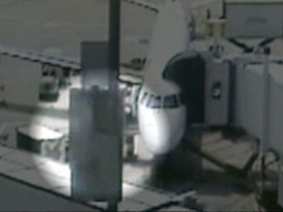 VIDEO: Surveillance footage shows Steve Slater deploying emergency slide.