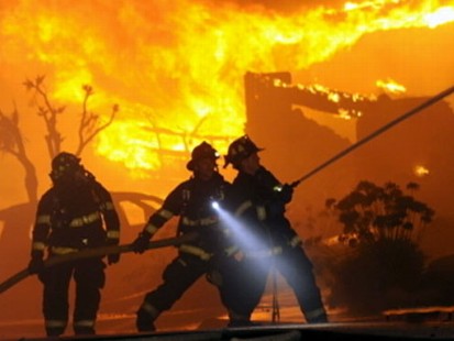 VIDEO: Residents of San Bruno, California smelled gas days before the deadly explosion.