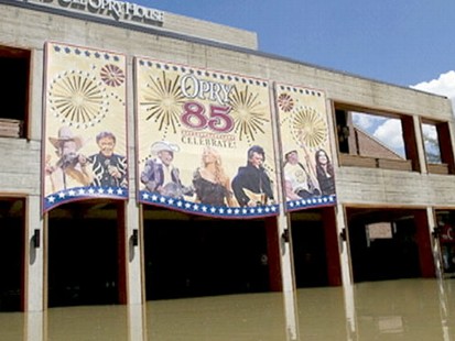 Country Stars Help Flood Ravaged Nashville Tennessee Abc News Video Floods Have Destroyed Countless Homes And Left The Grand Old Opry Underwater Play Nashville Flood Destroys Music History Country Star
