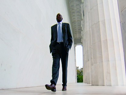 VIDEO: Obamas Body Man