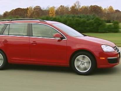 VIDEO: Toyota recalls cars due to acceleration problem