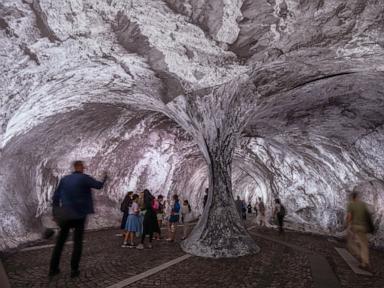 Why JR Replaced Paris Oldest Bridge With A Giant Cave And Why You Should Care