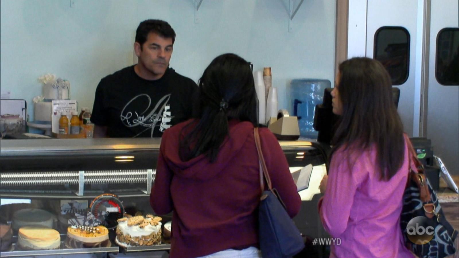 What Would You Do: Bakery employee denies a wedding cake for a lesbian  couple - Good Morning America