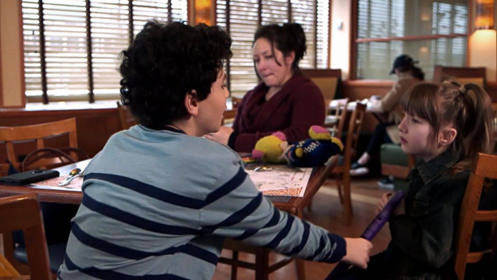 VIDEO: What Would You Do: Kids treat diner like home playroom