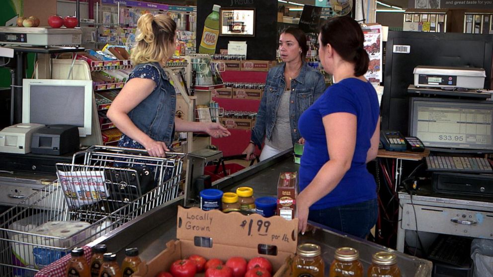 VIDEO: �What Would You Do?�: Forgetful shopper runs back to get more items
