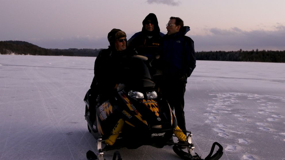 Video Galen goes ice fishing in Massabesic Lake, NH - ABC News