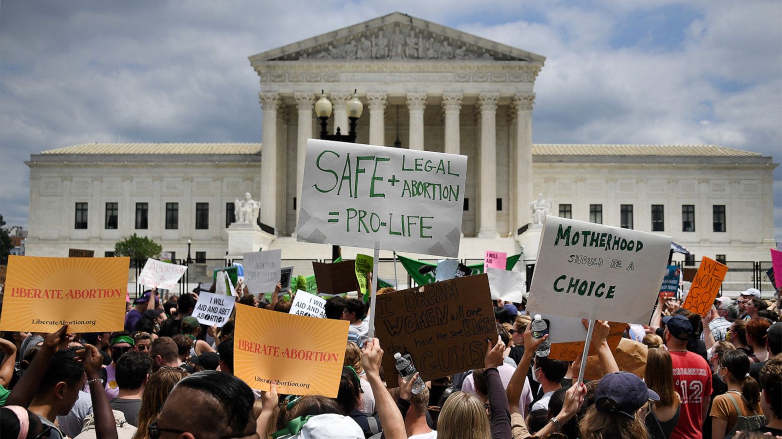 Supreme Court overturns Roe v. Wade | FiveThirtyEight Politics Podcast