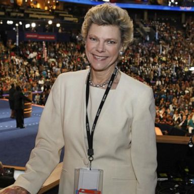 VIDEO: ‘The View’ remembers legendary journalist Cokie Roberts