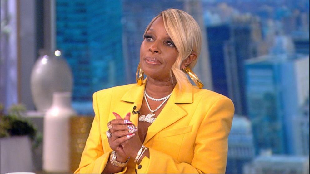 Mary J. Blige Calls Backlash Over Super Bowl Halftime Show 'Small  Conversation Compared to How Huge' Moment Was