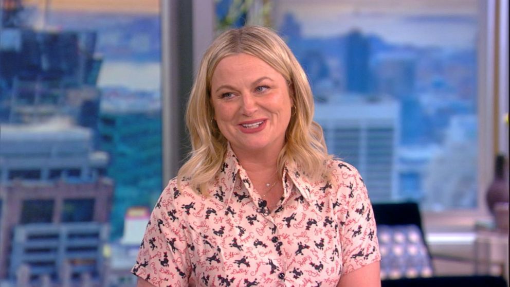 Amy Poehler says she is 'open' to hosting the Oscars - Good Morning America