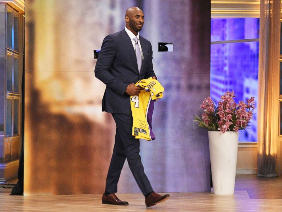 PHOTO: Kobe Bryant walks onto the set of The View to surprise Bryson Thompson and his family, May 16, 2018.